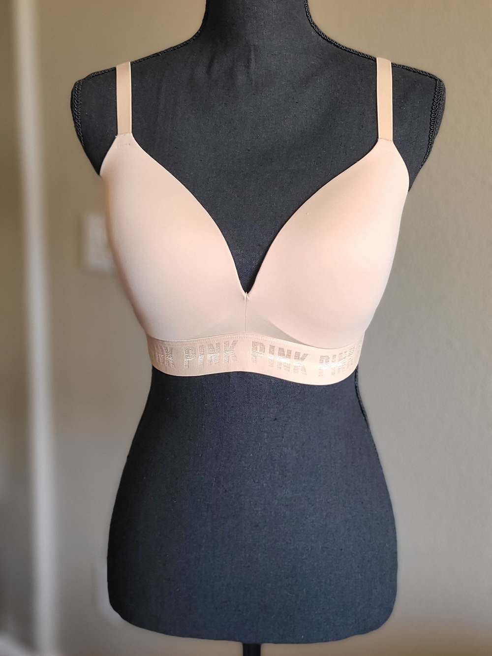 PINK Victoria's Secret Light Nude Seamless Wear Everywhere Wireless Push-Up Bra